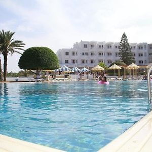 Thapsus Beach Resort